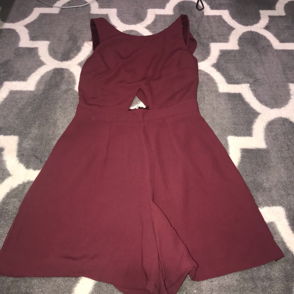 Maroon romper / XS